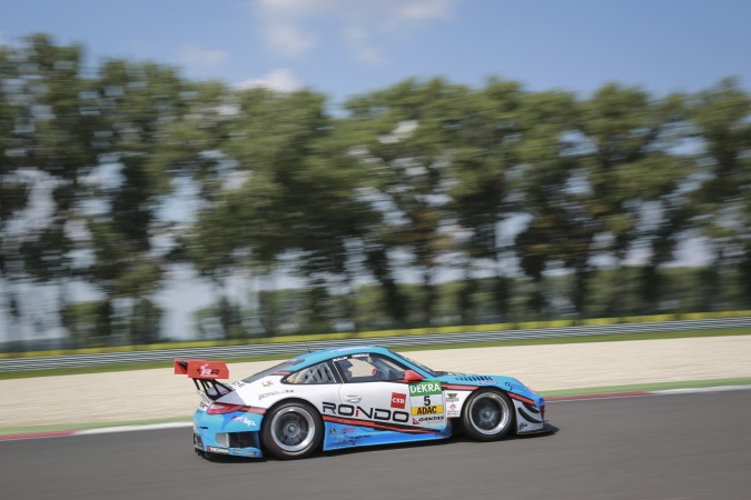 Bild: Alex Riberas - Farnbacher Racing - Porsche 911 GT3 R (997)