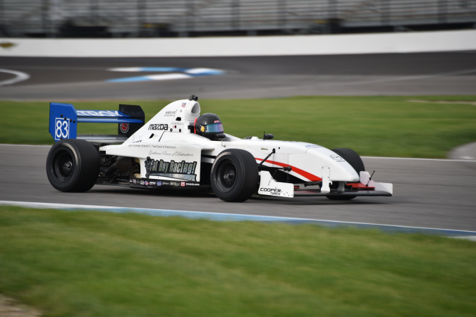 Bild: Charles Finelli - FatBoy Racing - Elan Star Pro - Mazda