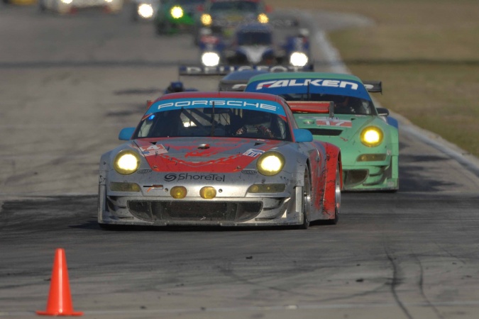 Bild: Darren LawSeth NeimanRichard Lietz - Flying Lizard Motorsports - Porsche 911 GT3 RSR (997-2009)