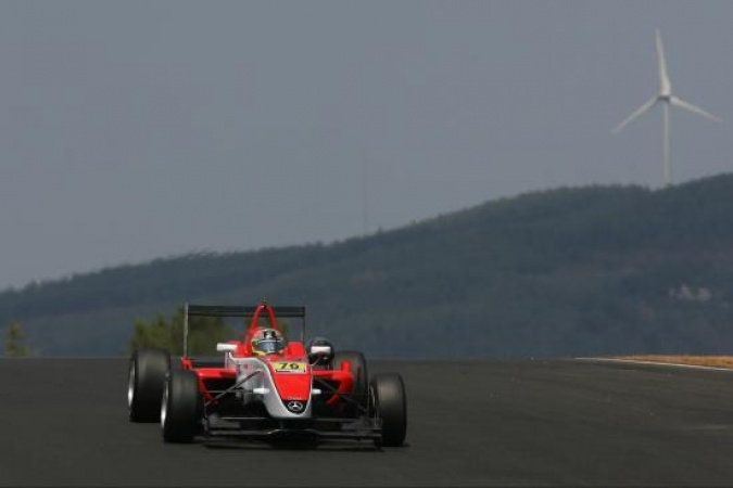 Bild: Sam Bird - Fortec Motorsport - Dallara F308 - AMG Mercedes