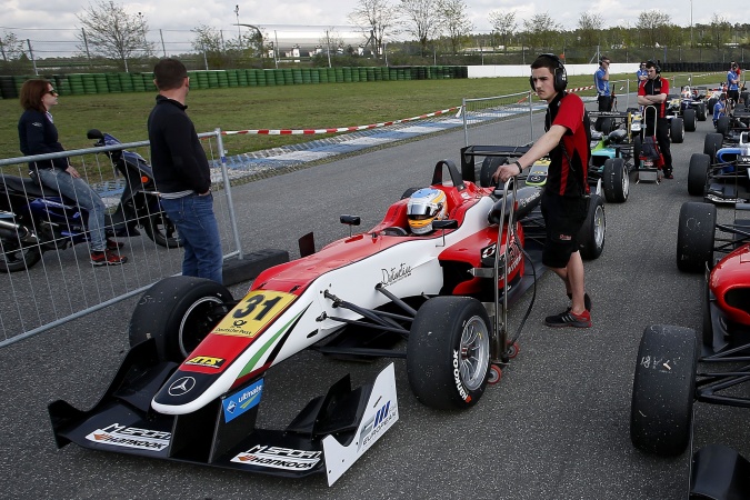 Bild: Edward Jones - Fortec Motorsport - Dallara F312 - AMG Mercedes