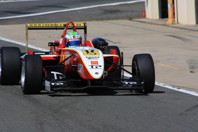 Bild: Jon Collins - Gilmour Racing - Dallara F308 - AMG Mercedes