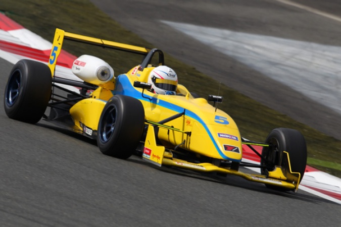 Bild: Taku Utagawa - Hanashima Racing - Dallara F305 - Hanashima Toyota