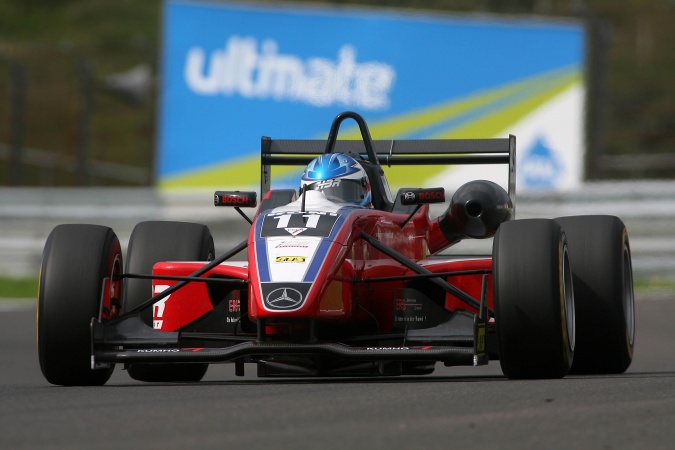 Bild: Richard Antinucci - HBR Motorsport - Dallara F305 - AMG Mercedes