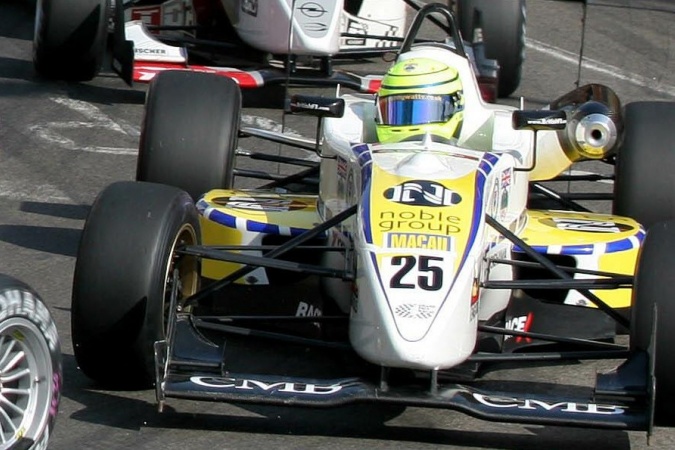 Bild: Danny Watts - Hitech Racing - Dallara F302 - Sodemo Renault