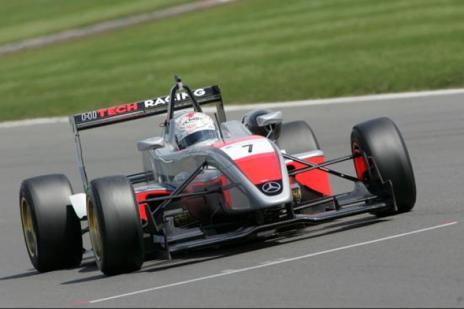 Bild: Marko Asmer - Hitech Racing - Dallara F305 - AMG Mercedes