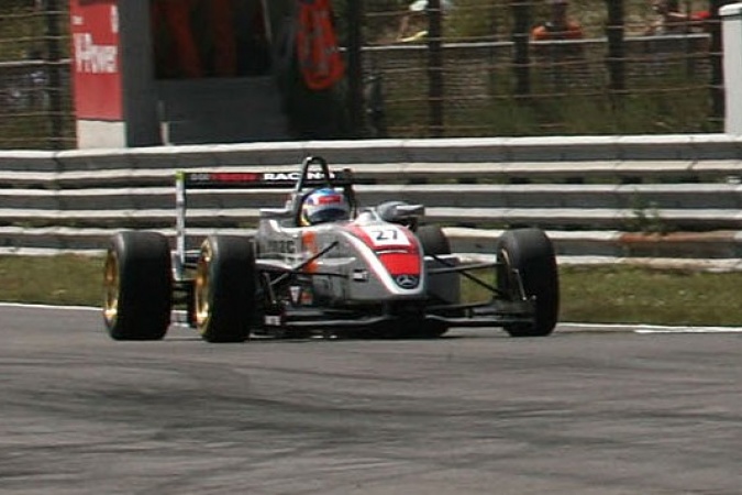 Bild: James Jakes - Hitech Racing - Dallara F305 - AMG Mercedes