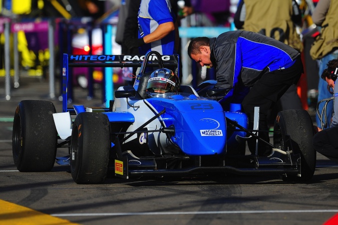 Bild: Gustavo Bandeira - Hitech Racing - Dallara F308 - Berta