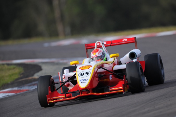 Bild: Yurik Carvalho - Hitech Racing - Dallara F308 - Berta