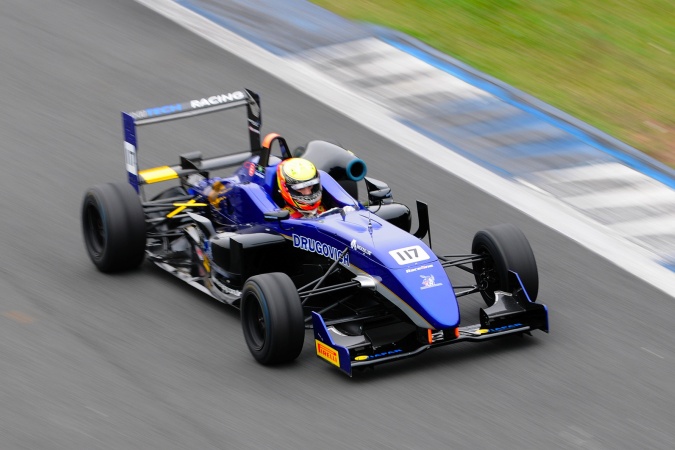 Bild: Gustavo Myasava - Hitech Racing - Dallara F308 - Berta