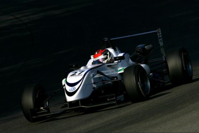 Bild: Bruno Mendez - Hitech Racing - Dallara F308 - Volkswagen