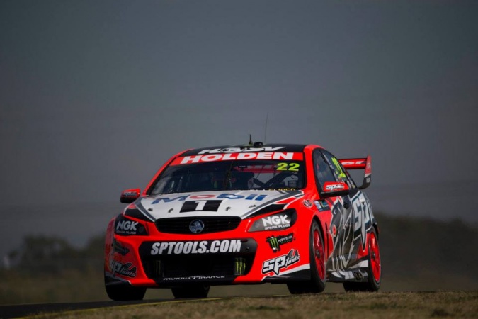 Bild: Jack Perkins - Walkinshaw Racing - Holden Commodore VF