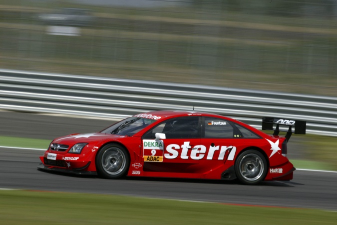 Bild: Heinz-Harald Frentzen - Holzer Rennsport - Opel Vectra GTS DTM (2004)