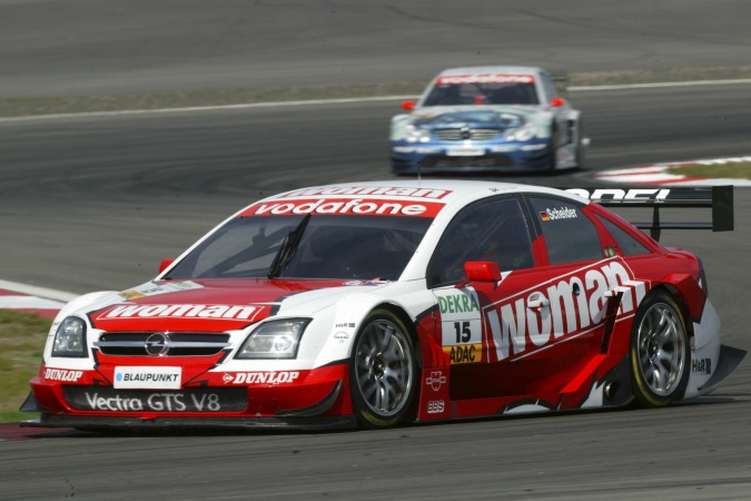 Bild: Timo Scheider - Holzer Rennsport - Opel Vectra GTS DTM (2004)