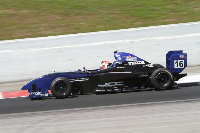 Bild: Lloyd Read - JDC Motorsports - Elan Star Pro - Mazda