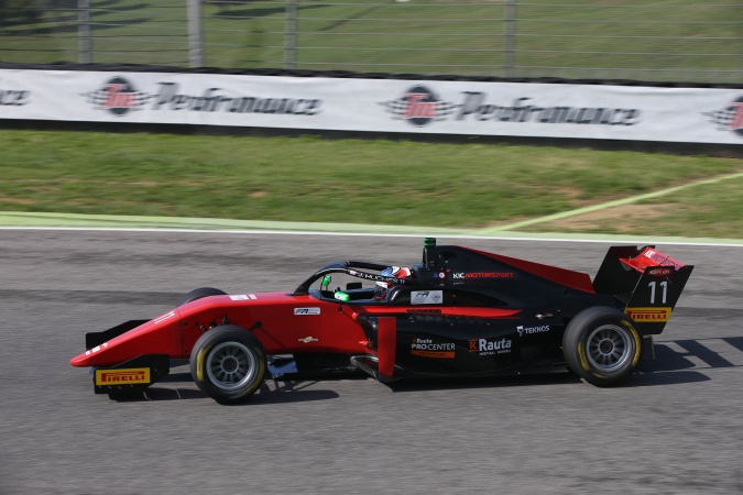 Bild: Jake Hughes - KIC Motorsport - Tatuus F3 T-318 - Alfa Romeo