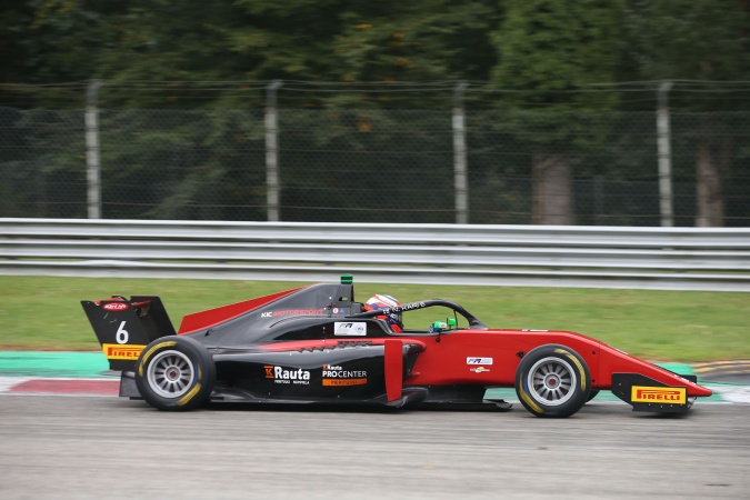 Bild: Niko Kari - KIC Motorsport - Tatuus F3 T-318 - Alfa Romeo