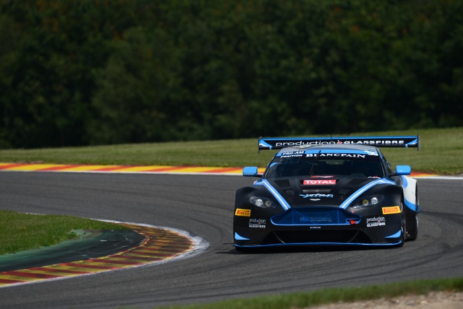 Bild: John GawPhil DryburghTom Onslow-ColePaul White - Kinfaun Racing - Aston Martin Vantage GT3 V12