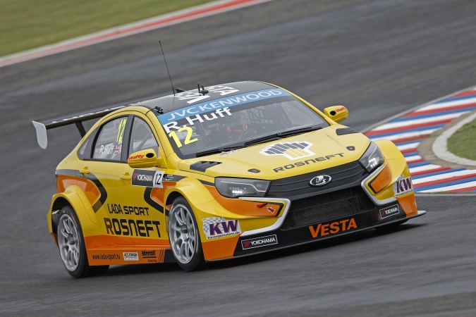 Bild: Robert Huff - Lada Sport - Lada Vesta WTCC