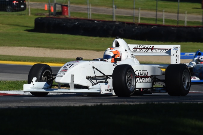 Bild: Victor Franzoni - M1 Racing - Elan Star Pro - Mazda