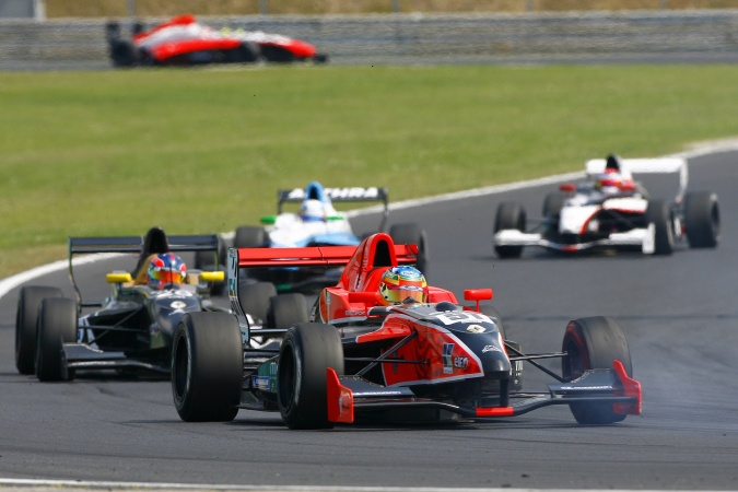 Bild: Will Stevens - Manor Motorsport - Barazi/Epsilon FR 2.0-10 - Renault