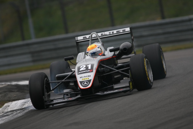 Bild: Cyndie Allemann - Manor Motorsport - Dallara F305 - AMG Mercedes