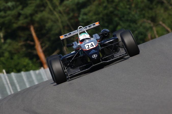 Bild: Niall Breen - Manor Motorsport - Dallara F308 - AMG Mercedes