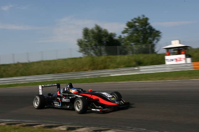Bild: Roberto Merhi - Manor Motorsport - Dallara F308 - AMG Mercedes