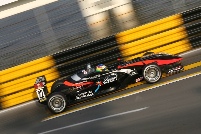 Bild: Roberto Merhi - Manor Motorsport - Dallara F308 - AMG Mercedes