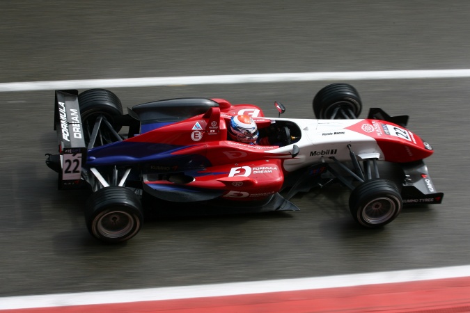 Bild: Koudai Tsukakoshi - Manor Motorsport - Dallara F308 - AMG Mercedes