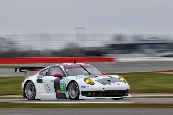 Bild: Jörg BergmeisterTimo BernhardPatrick Pilet - Manthey Racing - Porsche 911 RSR (991)