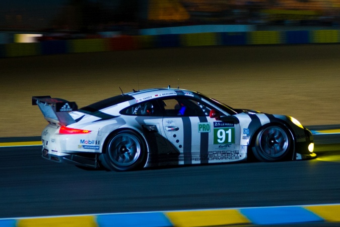 Bild: Patrick PiletJörg BergmeisterNick Tandy - Manthey Racing - Porsche 911 RSR (991)