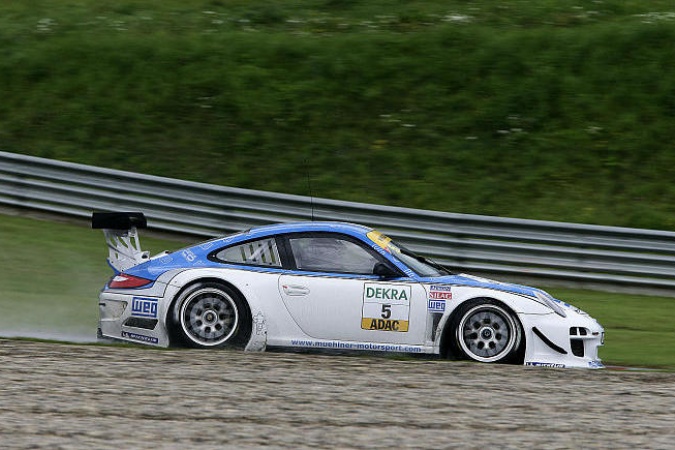 Bild: Tim Bergmeister - Mühlner Motorsport - Porsche 911 GT3 R (997)