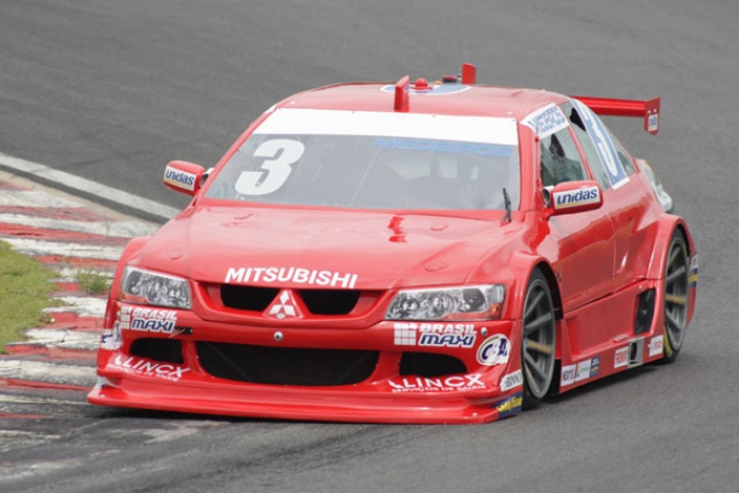 Bild: Thiago Medeiros - Nascar Racing - Mitsubishi Lancer V8