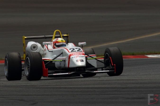 Bild: Daiki Sasaki - NDDP Racing - Dallara F305 - TOM's Toyota