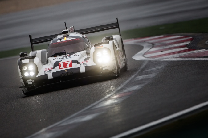 Bild: Mark WebberTimo BernhardBrendon Hartley - Porsche AG - Porsche 919 Hybrid (2015)