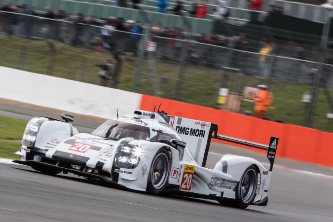 Bild: Timo BernhardMark WebberBrendon Hartley - Porsche AG - Porsche 919 Hybrid