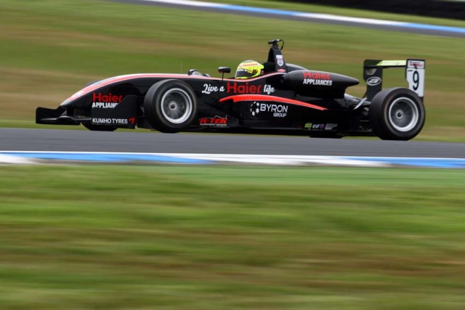 Bild: James Winslow - R-Tek Motorsport - Dallara F305 - AMG Mercedes