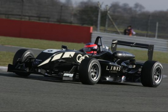 Bild: Henry Arundel - Räikkönen Robertson Racing - Dallara F308 - AMG Mercedes