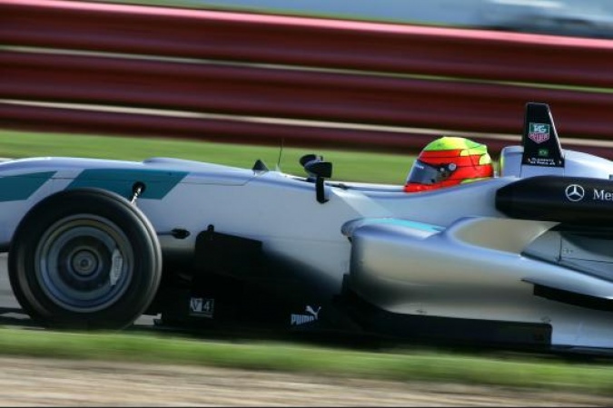 Bild: Clemente, jr. de Faria - Räikkönen Robertson Racing - Dallara F308 - AMG Mercedes