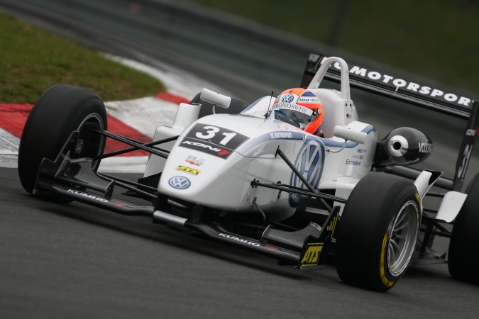 Bild: Maximilian Götz - RC Motorsport - Dallara F305 - Volkswagen