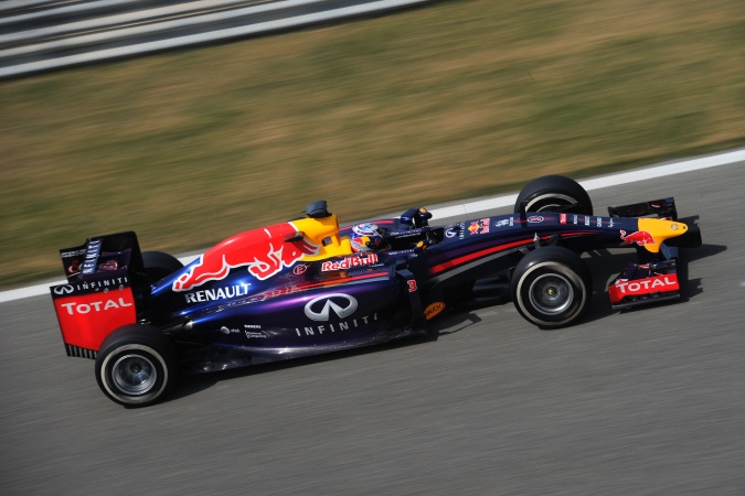 Bild: Daniel Ricciardo - Red Bull Racing - Red Bull RB10 - Renault