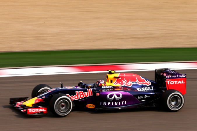 Bild: Daniil Kvyat - Red Bull Racing - Red Bull RB11 - Renault