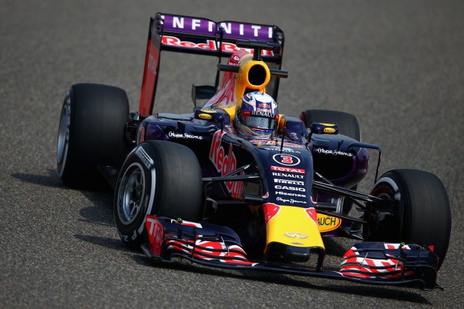 Bild: Daniel Ricciardo - Red Bull Racing - Red Bull RB11 - Renault
