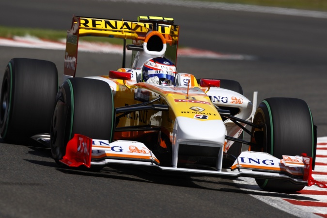 Bild: Romain Grosjean - Renault F1 Team - Renault R29