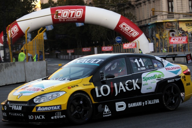 Bild: Mariano Altuna - Ambrogio Racing - Renault Fluence RPE V8