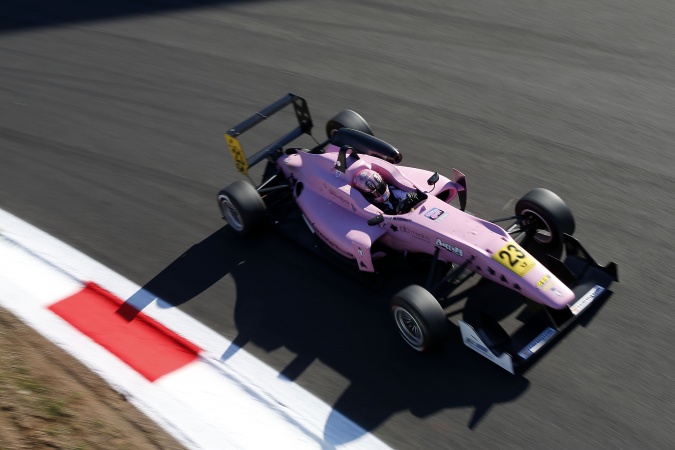 Bild: Michela Cerruti - Romeo Ferraris - Dallara F312 - AMG Mercedes