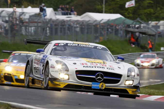 Bild: Klaus GrafThomas JägerJan SeyffarthNico Bastian - Rowe Racing - Mercedes SLS AMG GT3