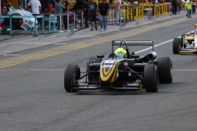 Bild: Nicholas Silva - RR Racing Team - Dallara F308 - Berta