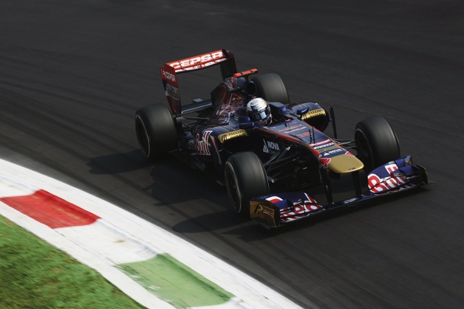 Bild: Sebastien Buemi - Scuderia Toro Rosso - Toro Rosso STR6 - Ferrari